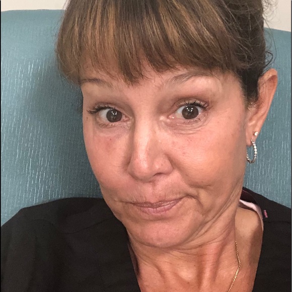 Meet your Posher, Lisa - Picture 1 of 1